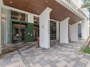 11 NE 6 St 910, Miami FL 33132