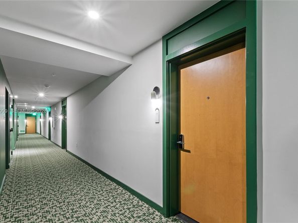 11 NE 6 St 910, Miami FL 33132