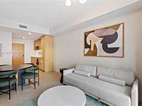 11 NE 6 St 910, Miami FL 33132