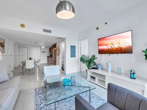 485 Brickell Ave 1711, Miami FL 33131