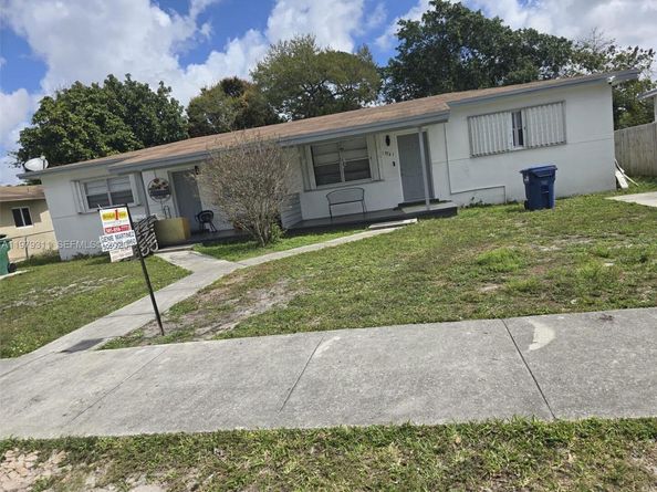 15741 NW 38th Pl, Miami Gardens FL 33054