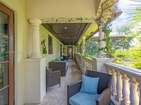 1398 Bay Dr, Miami Beach FL 33141