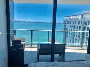 460 NE 28th St 1907, Miami FL 33137