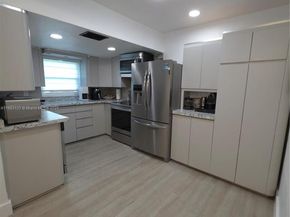 5041 SW 11th St, Plantation FL 33317