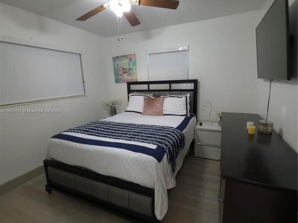 5041 SW 11th St, Plantation FL 33317
