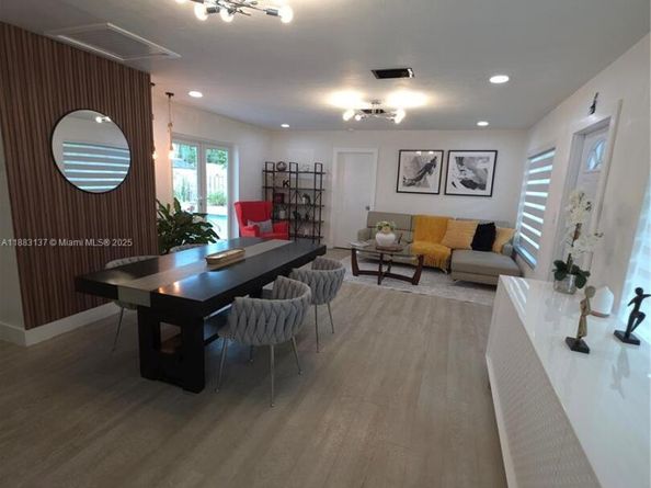 5041 SW 11th St, Plantation FL 33317