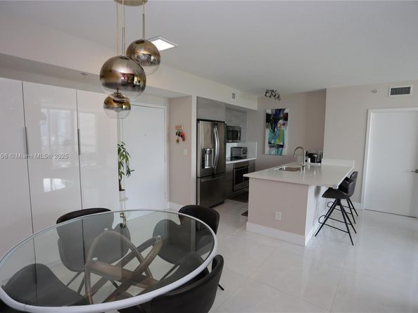 325 S Biscayne Blvd 1822, Miami FL 33131