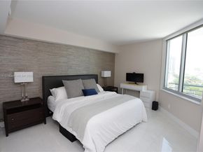 325 S Biscayne Blvd 1822, Miami FL 33131