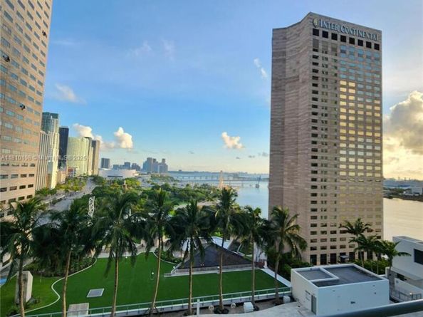 325 S Biscayne Blvd 1822, Miami FL 33131