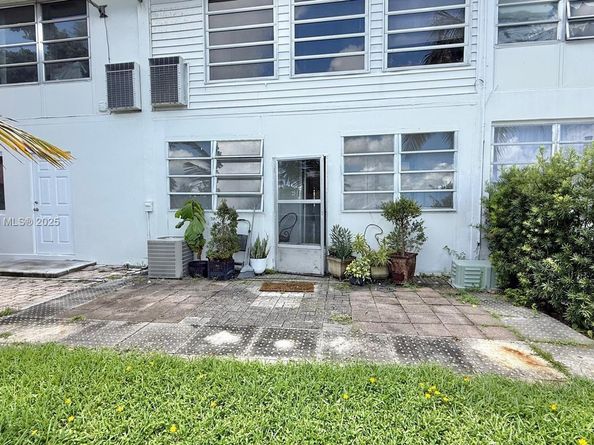 11 NE 204th St 6D, Miami Gardens FL 33179