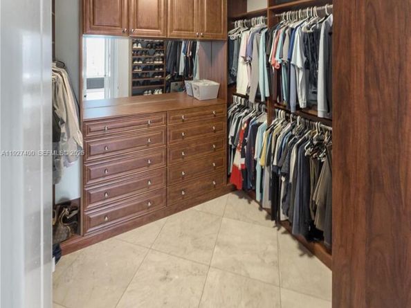 2320 NE 34th Ct, Lighthouse Point FL 33064