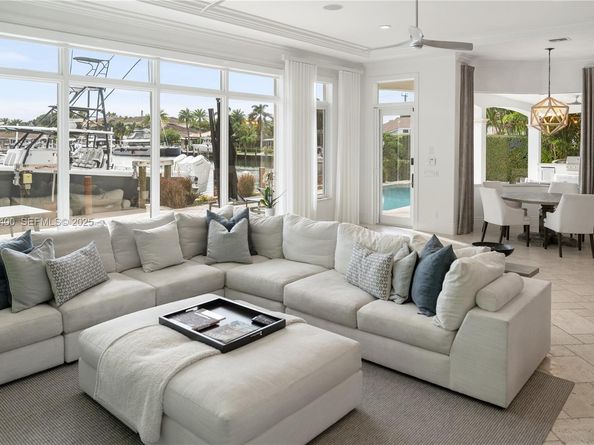 2320 NE 34th Ct, Lighthouse Point FL 33064