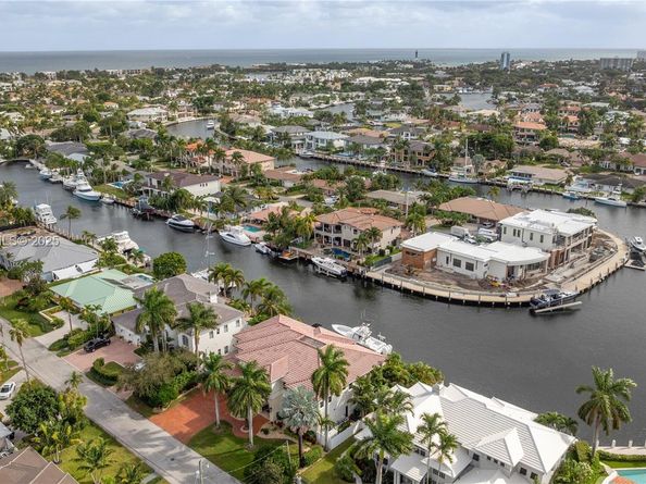 2320 NE 34th Ct, Lighthouse Point FL 33064