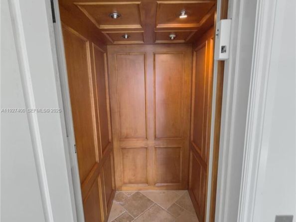 2320 NE 34th Ct, Lighthouse Point FL 33064