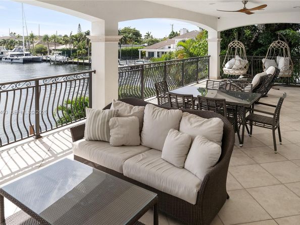 2320 NE 34th Ct, Lighthouse Point FL 33064