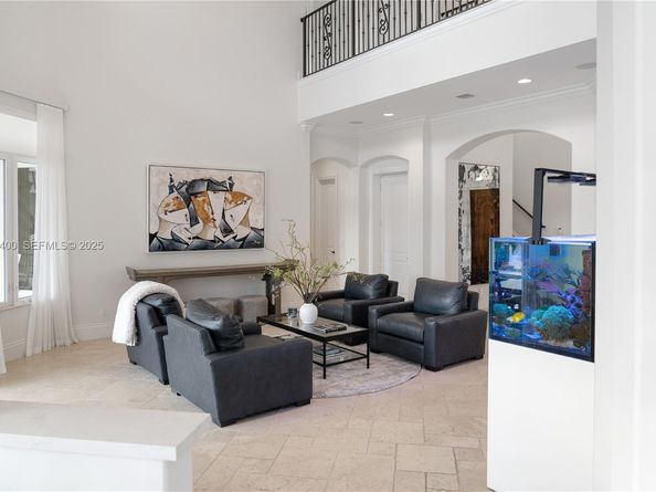 2320 NE 34th Ct, Lighthouse Point FL 33064