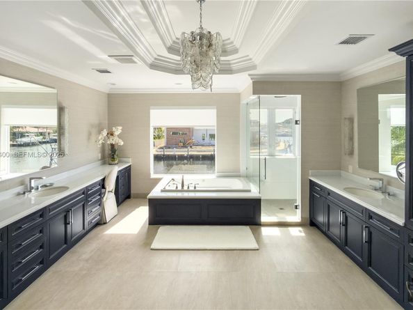 2320 NE 34th Ct, Lighthouse Point FL 33064