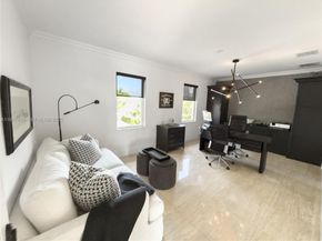 2320 NE 34th Ct, Lighthouse Point FL 33064