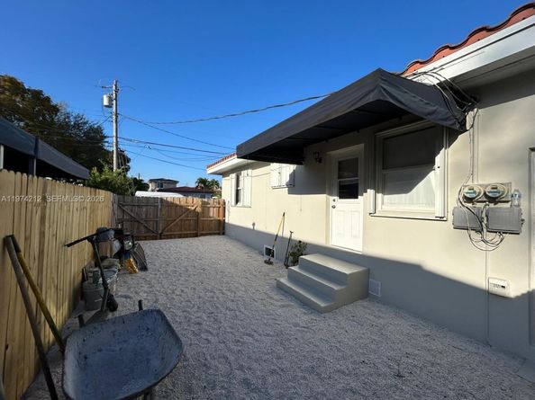 5710 SW 3rd St, Miami FL 33144