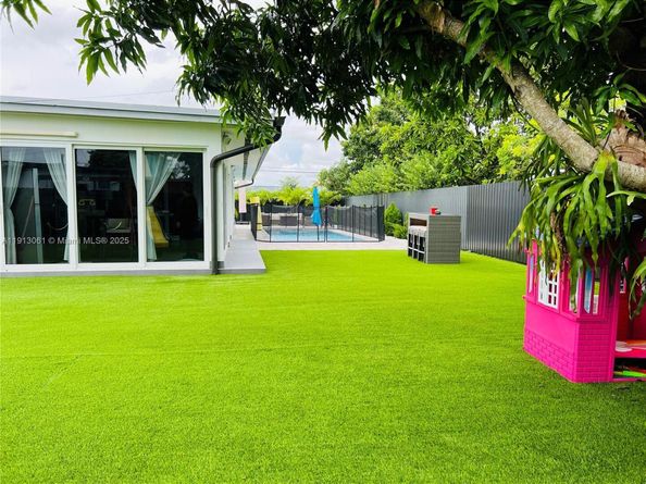 9645 SW 10th Ter, Miami FL 33174