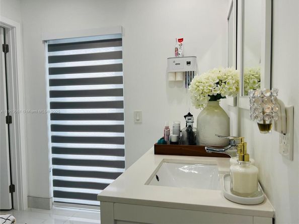 9645 SW 10th Ter, Miami FL 33174