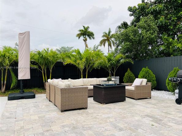 9645 SW 10th Ter, Miami FL 33174