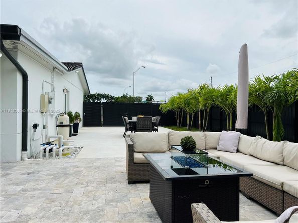 9645 SW 10th Ter, Miami FL 33174