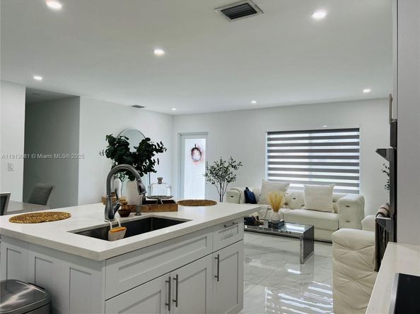 9645 SW 10th Ter, Miami FL 33174