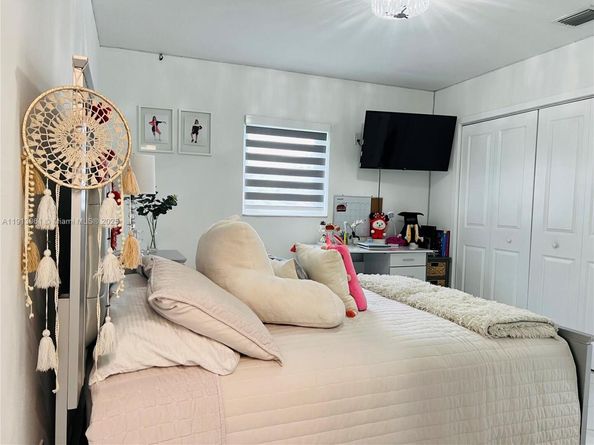 9645 SW 10th Ter, Miami FL 33174