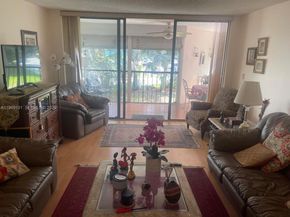 16500 Golf Club Rd 204, Weston FL 33326