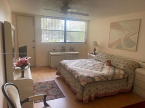 16500 Golf Club Rd 204, Weston FL 33326