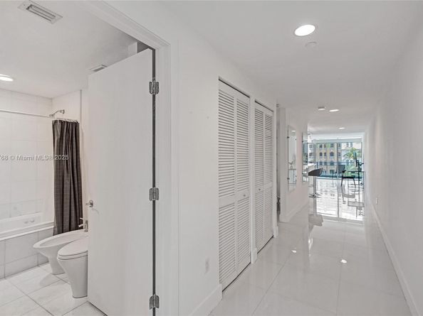 2950 NE 188th Street 225, Aventura FL 33180