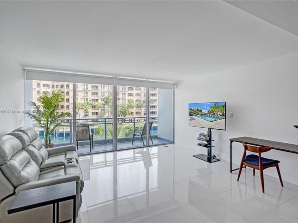 2950 NE 188th Street 225, Aventura FL 33180