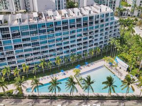 2950 NE 188th Street 225, Aventura FL 33180