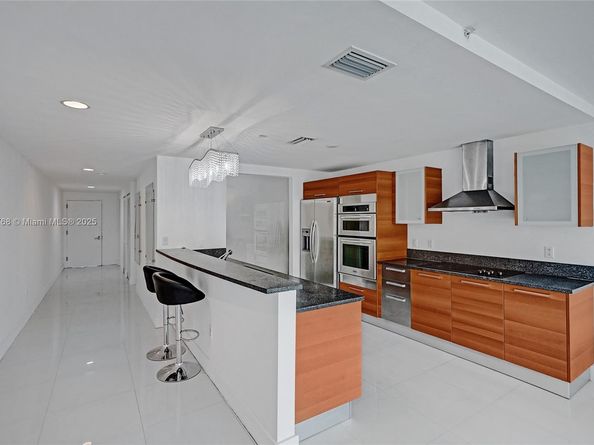 2950 NE 188th Street 225, Aventura FL 33180