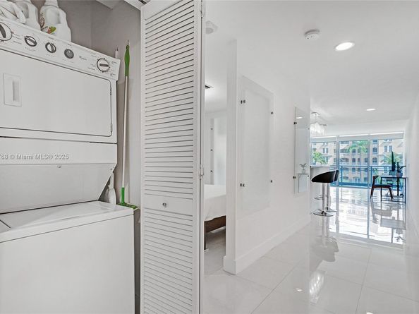 2950 NE 188th Street 225, Aventura FL 33180