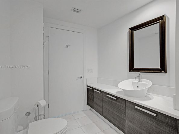 2950 NE 188th Street 225, Aventura FL 33180