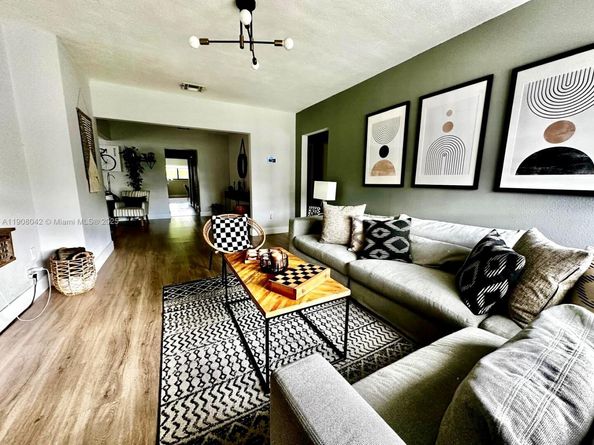 3121 SW 20th St, Miami FL 33145