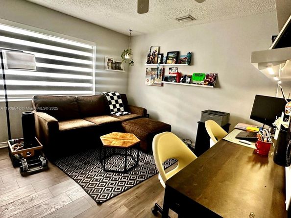 3121 SW 20th St, Miami FL 33145