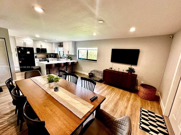 3121 SW 20th St, Miami FL 33145