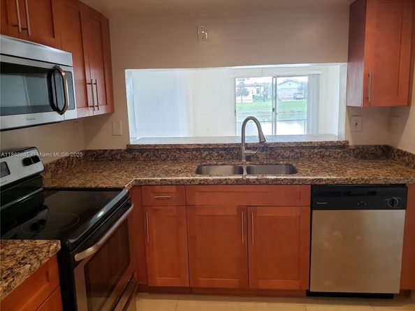 461 SW 113th Way 461, Pembroke Pines FL 33025