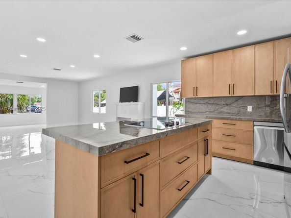 3389 NW 14th Ave, Miami FL 33142