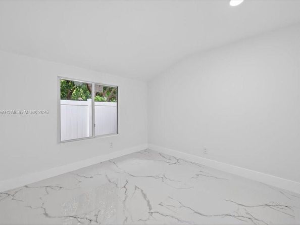 3389 NW 14th Ave, Miami FL 33142