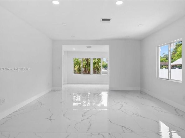 3389 NW 14th Ave, Miami FL 33142