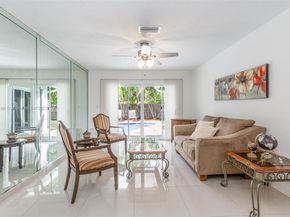2452 NW 98th Ln, Coral Springs FL 33065