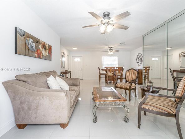 2452 NW 98th Ln, Coral Springs FL 33065