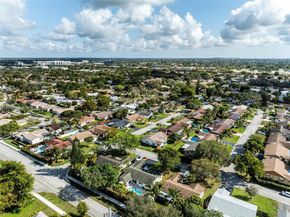 2452 NW 98th Ln, Coral Springs FL 33065