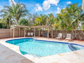 2452 NW 98th Ln, Coral Springs FL 33065