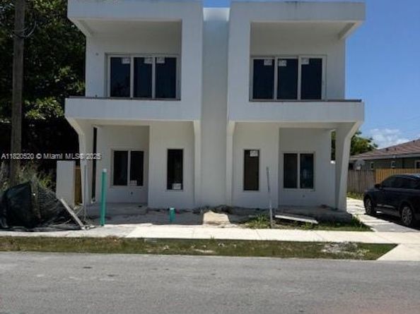 10290 SW 174th Ter, Miami FL 33157