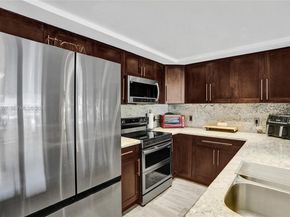 16478 NE 27th Pl 34, Eastern Shores FL 33160